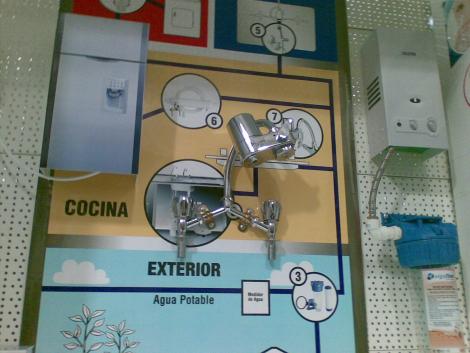 20100712_007_Agua_filtrada_en_la_llave.jpg