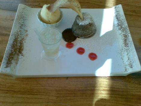 20100913_018_Oda_al_Pacifico_-_Molten_Cake.jpg