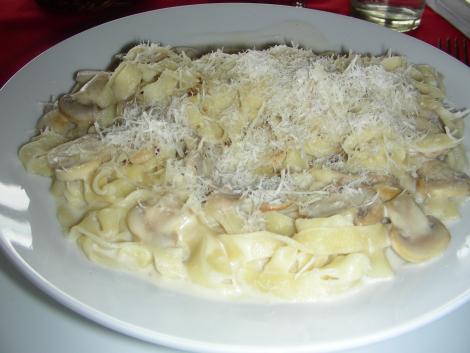 27_sept_Sep_pnud_eme_2010_Parral_fetuccine_champi_ones_146.jpg