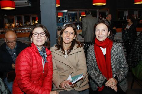 Carmen_Gloria_Aguirre_junto_a_Ana_Mari_a_Rius_baja.jpg