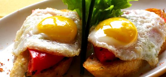 Tapas de Morrón y Huevo de Codorniz tapas.jpg